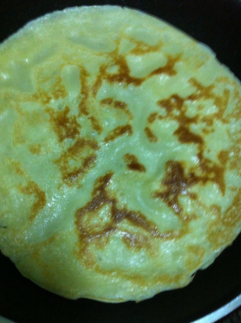 Turn the cake to the other side when it's done.