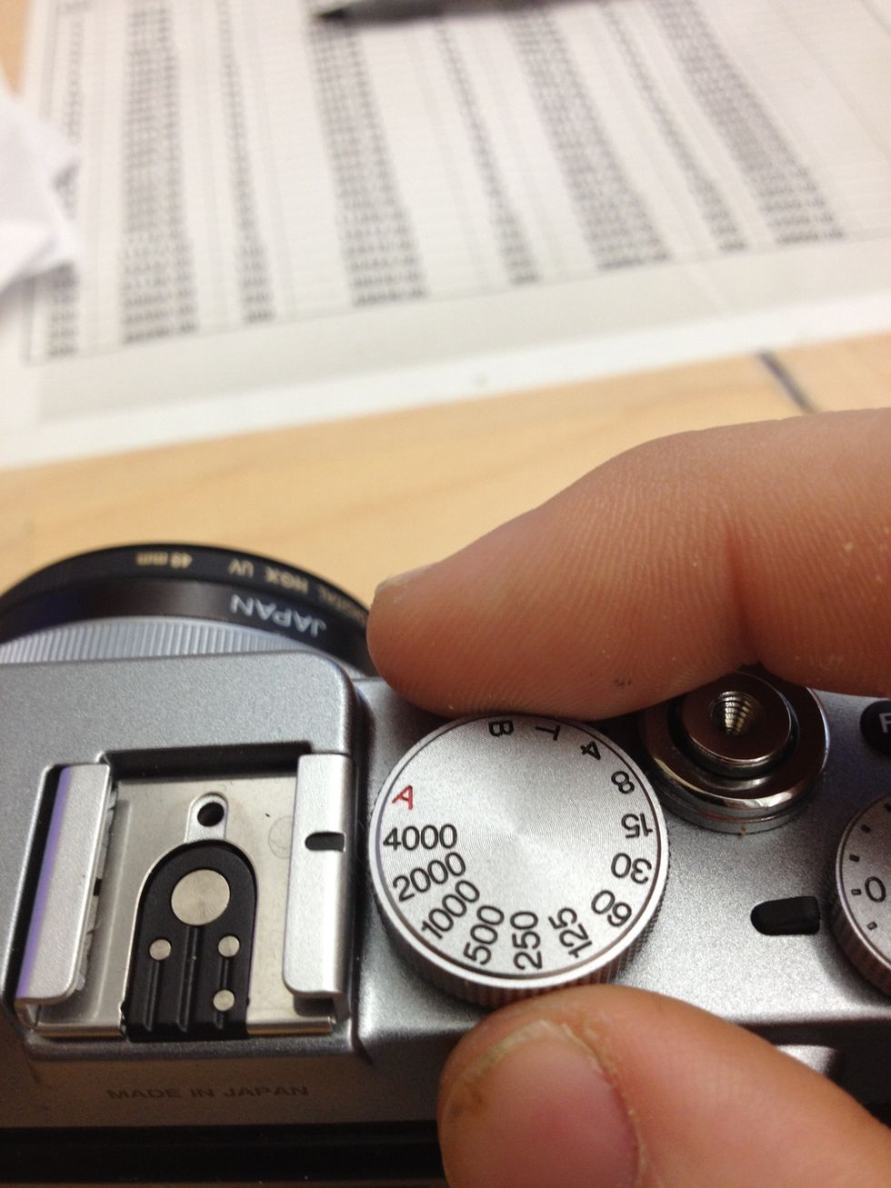 Turn the dial to a shutter speed close to what you want, in this case 1/4000 of a second