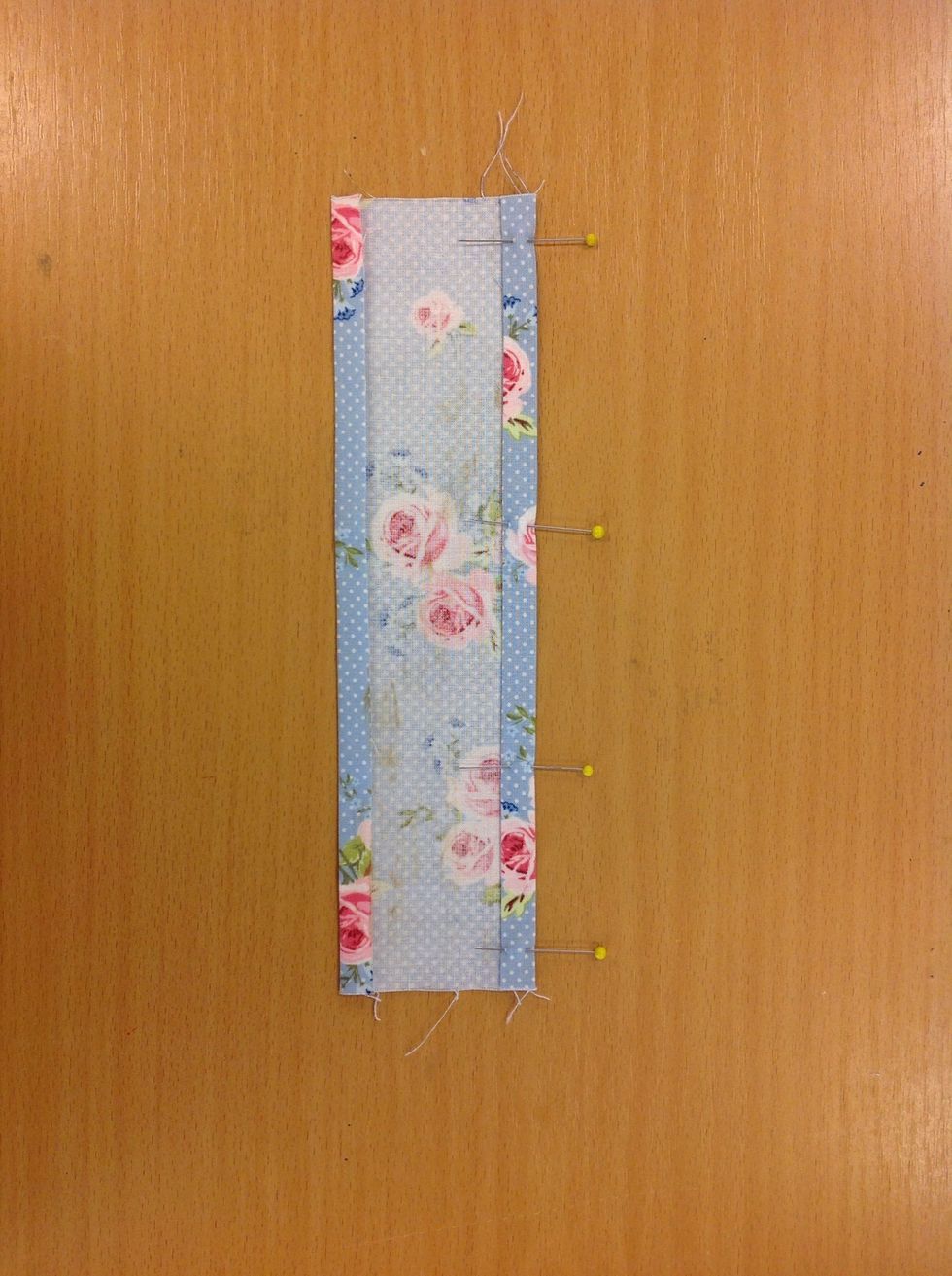 Tv\u00e4rn\u00e5la p\u00e5 den sidan som \u00e4r vikt tv\u00e5 g\u00e5nger.