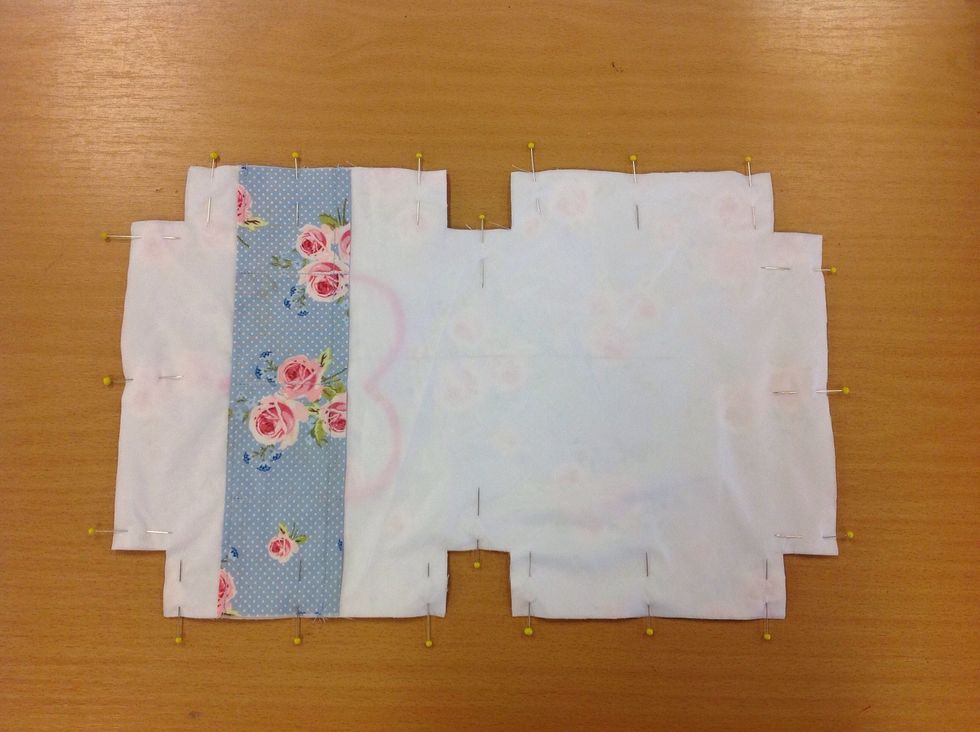 Tv\u00e4rn\u00e5la runt alla kanter.