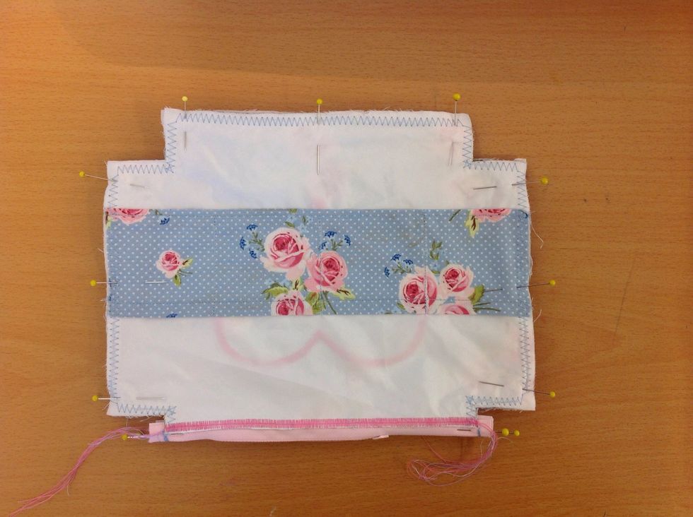 Tv\u00e4rn\u00e5la runt om.