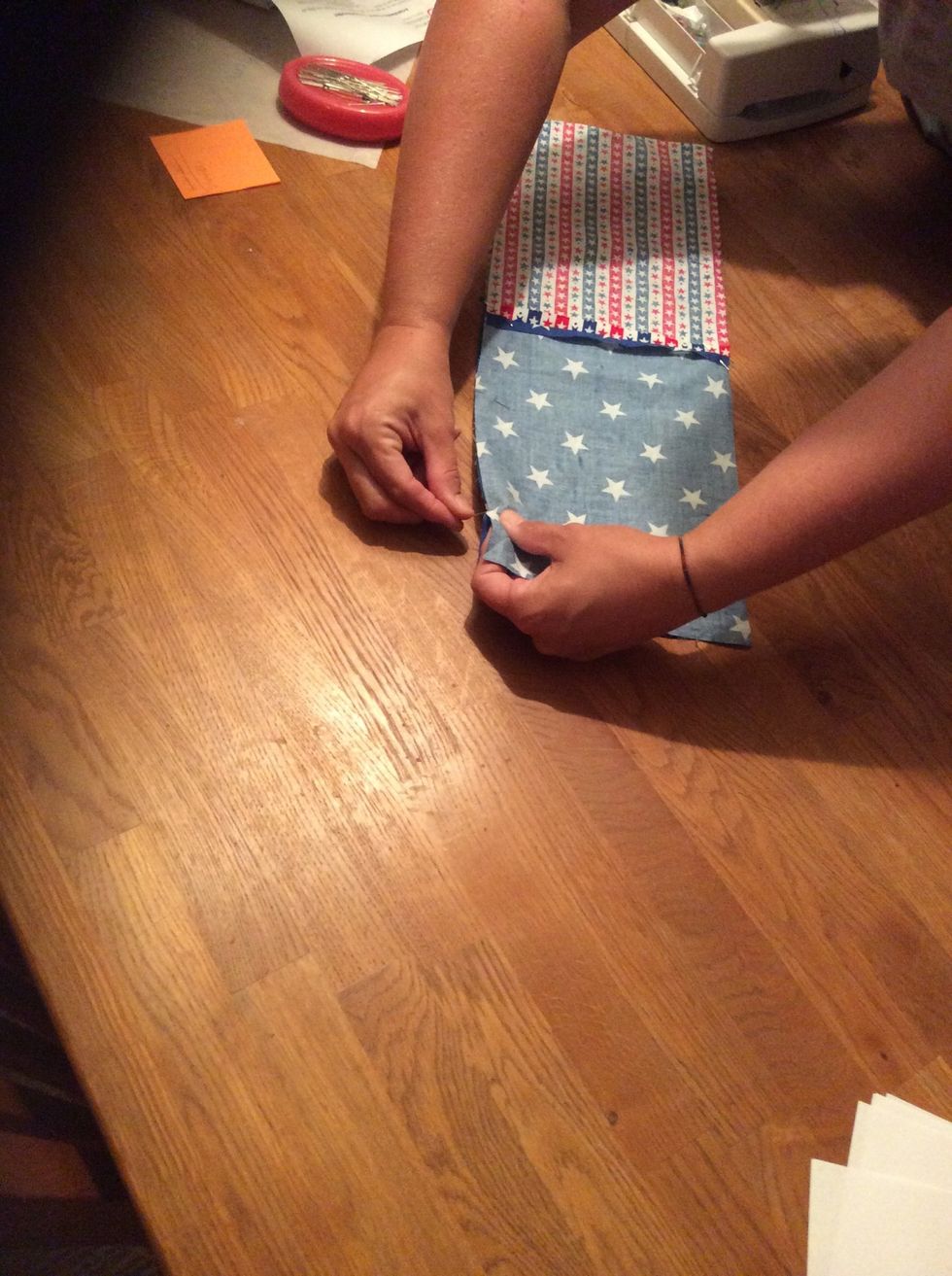 Tv\u00e4rn\u00e5la runtom alla 4 sidorna.