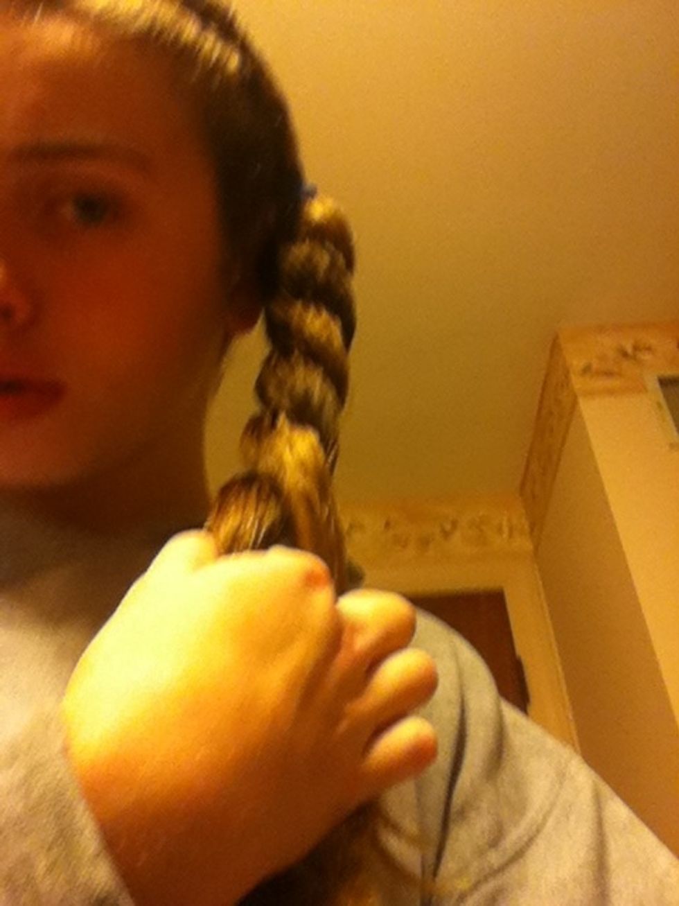 Twist those two pieces together.