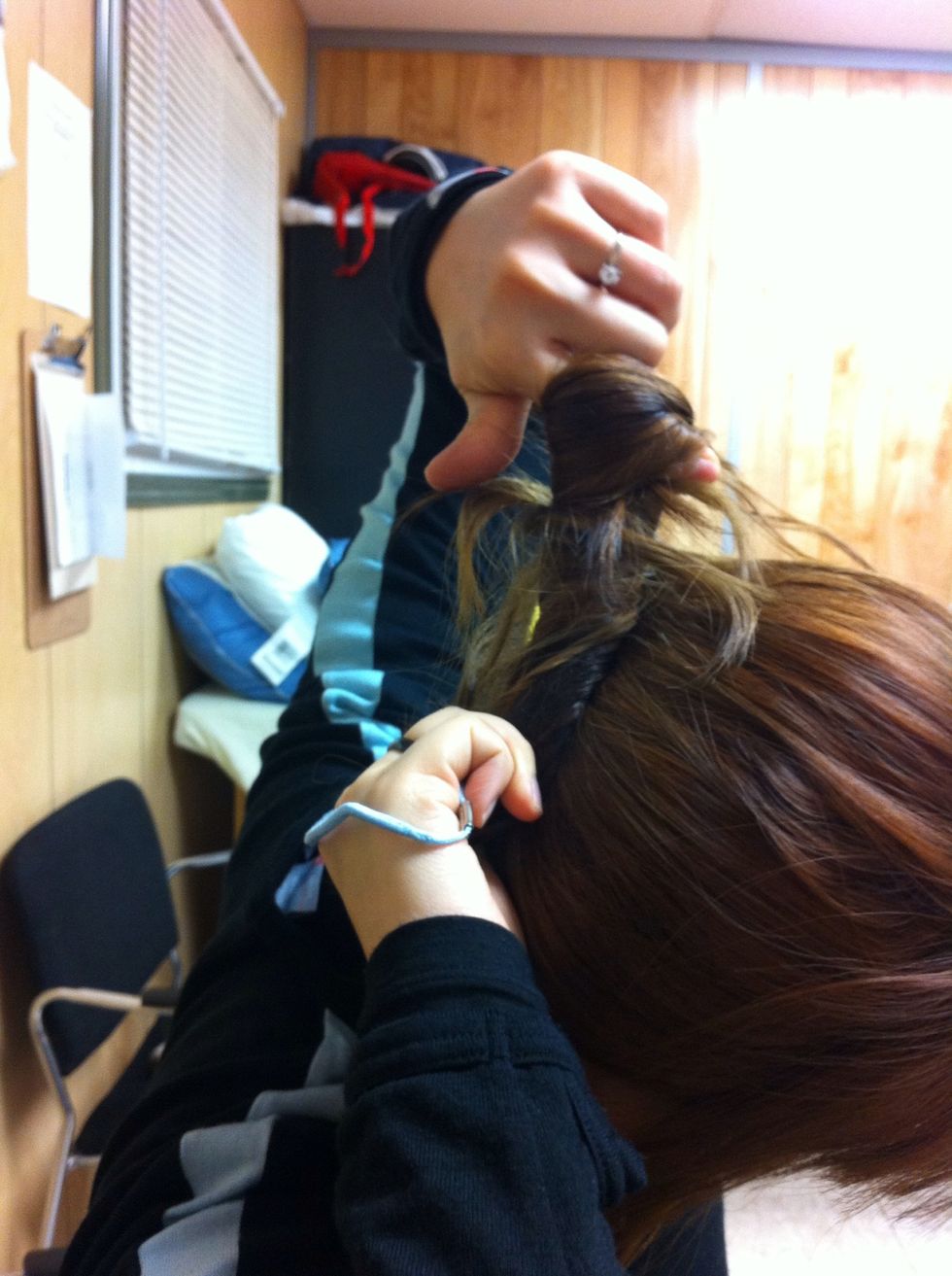 Twist until you can no longer twist. It have to be firm. Until your eyes get stretched. Lol