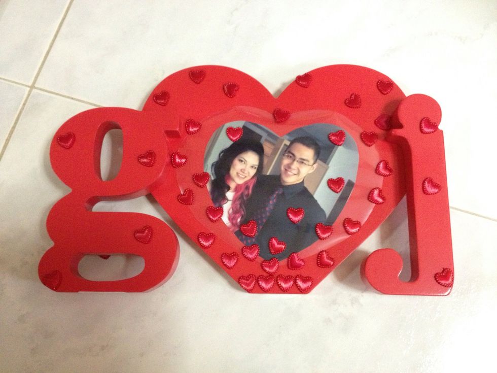 U can arrange the heart as u like, shown on previous step or this step, i choose this as my final. Start gluing individual heart. Make sure some heart secure the plastic layer too