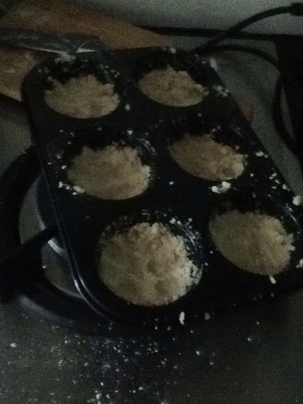 U can use muffin tin too press firmly tho