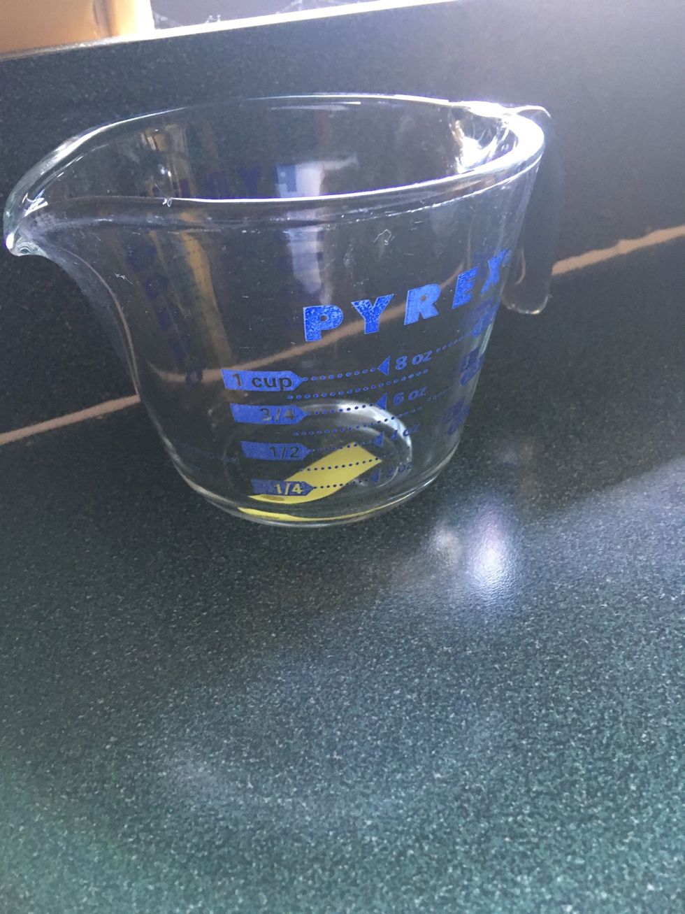 U should NOT use this to measure dry ingredients it\u2019s mostly used for wet ingredients