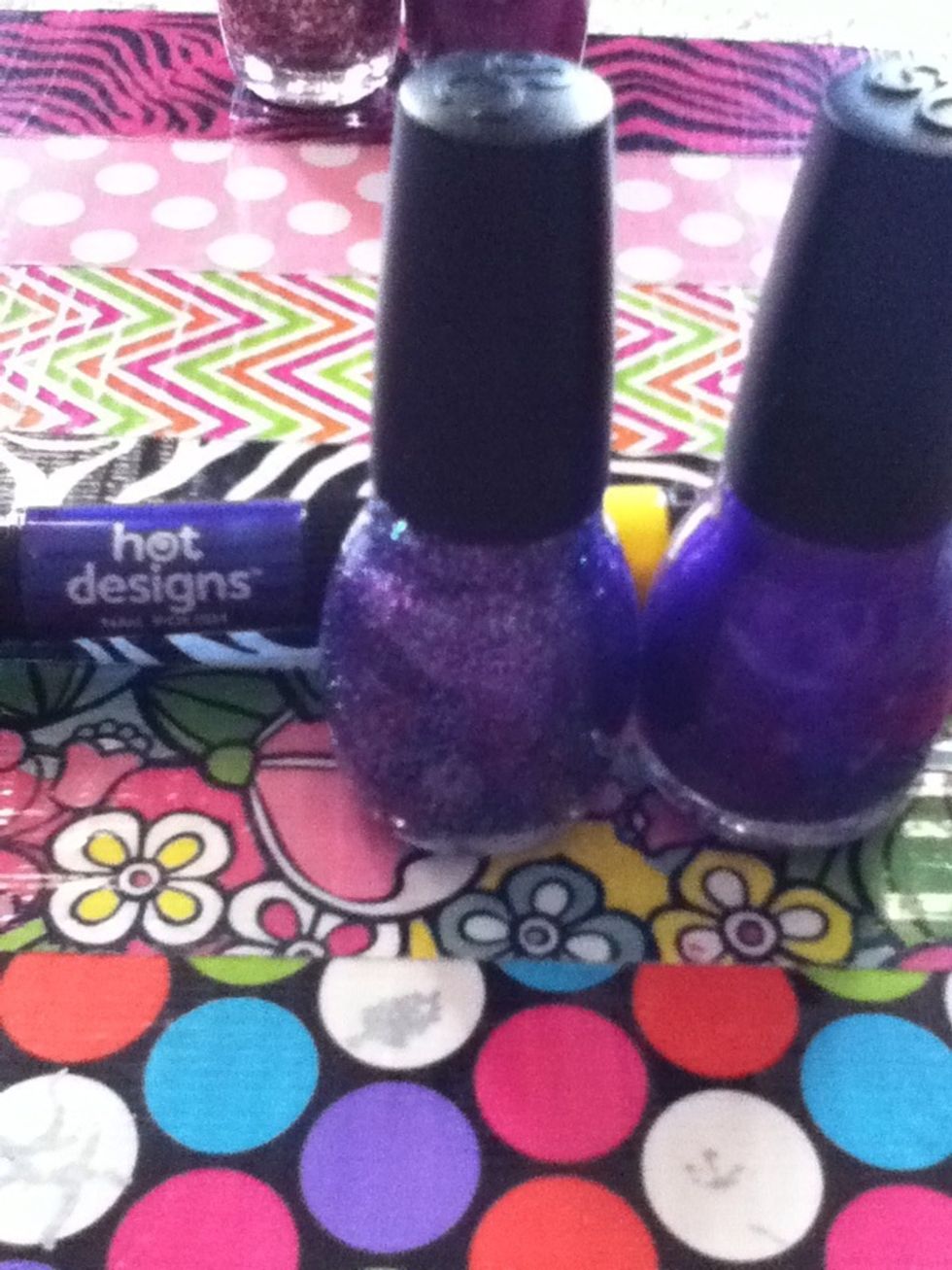 U will need 2 plain colors and a sparkly one u might need a dotting tool too (what is your favorite brand of nail polish?)