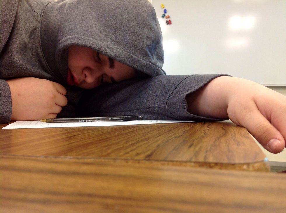 \u00a1Hola! Me llamo es Nicholas, y te mostrar\u00e9 como ser un vago. No quera hacer este video porque soy demasiado perezoso. Esto me lleva al primer paso.