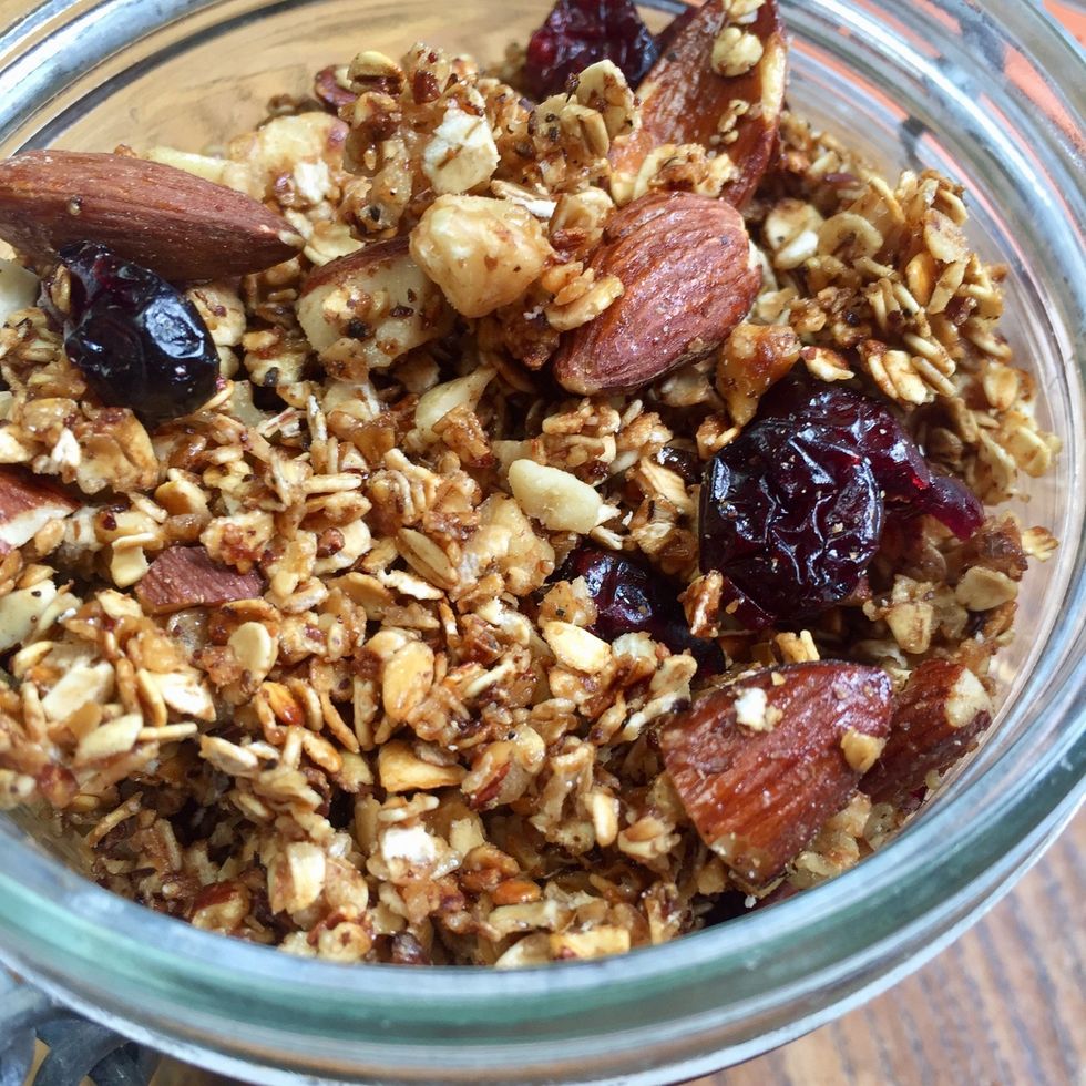 \u00c0 d\u00e9guster dans du yaourt, du lait, ou m\u00eame sur du pain avec du fromage (ch\u00e8vre par exemple). Parfait pour le petit d\u00e9jeuner !