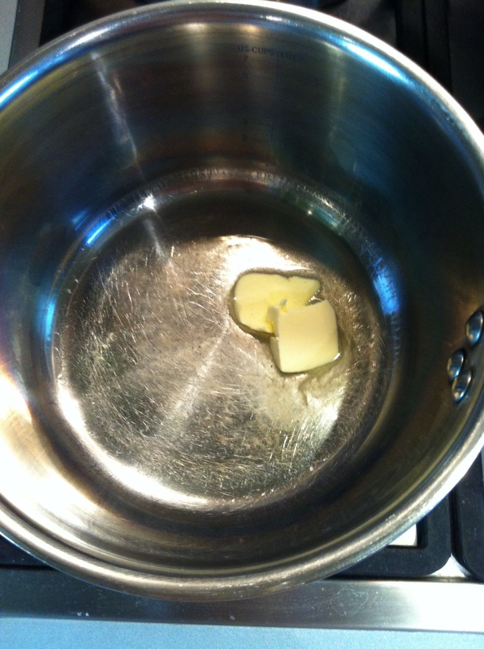 \u0412 \u0441\u043e\u0442\u0435\u0439\u043d\u0438\u043a\u0435 \u043d\u0430\u0433\u0440\u0435\u0432\u0430\u0435\u043c \u043e\u043b\u0438\u0432\u043a\u043e\u0432\u043e\u0435 \u0438 \u0441\u043b\u0438\u0432\u043e\u0447\u043d\u043e\u0435 \u043c\u0430\u0441\u043b\u043e.