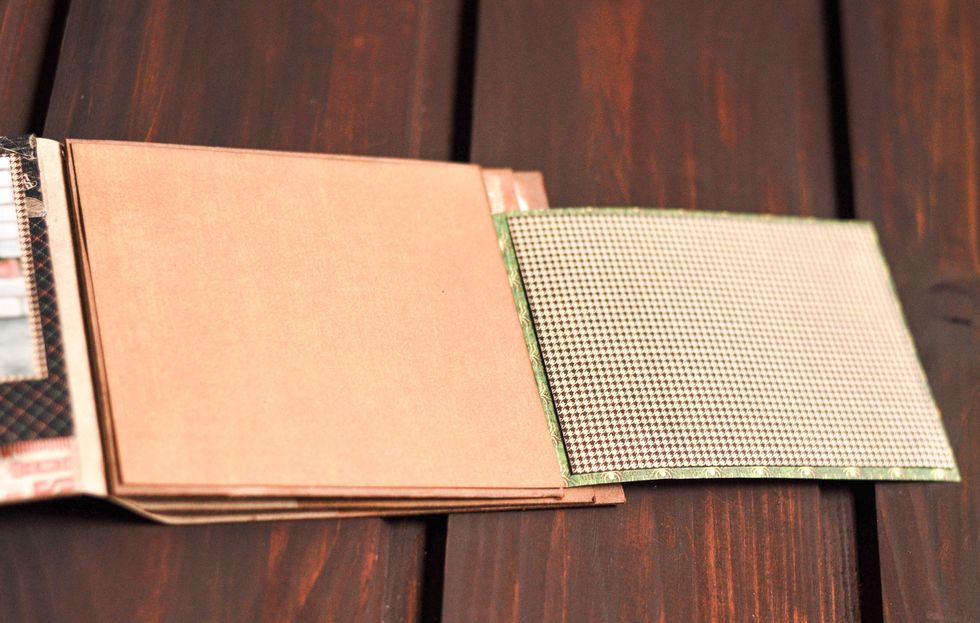 \u043f\u0440\u0438\u043a\u043b\u0435\u0438\u0432\u0430\u0435\u043c \u043b\u0438\u0441\u0442\u044b -\u043d\u0430 \u0441\u0442\u0440\u0430\u043d\u0438\u0447\u043a\u0443 \u0438 \u043d\u0430 \u0441\u0430\u043c\u0443 \u043a\u0430\u0440\u0442\u043e\u0447\u043a\u0443, \u0447\u0442\u043e\u0431\u044b \u0441\u043f\u0440\u044f\u0442\u0430\u0442\u044c \u043c\u0430\u0433\u043d\u0438\u0442