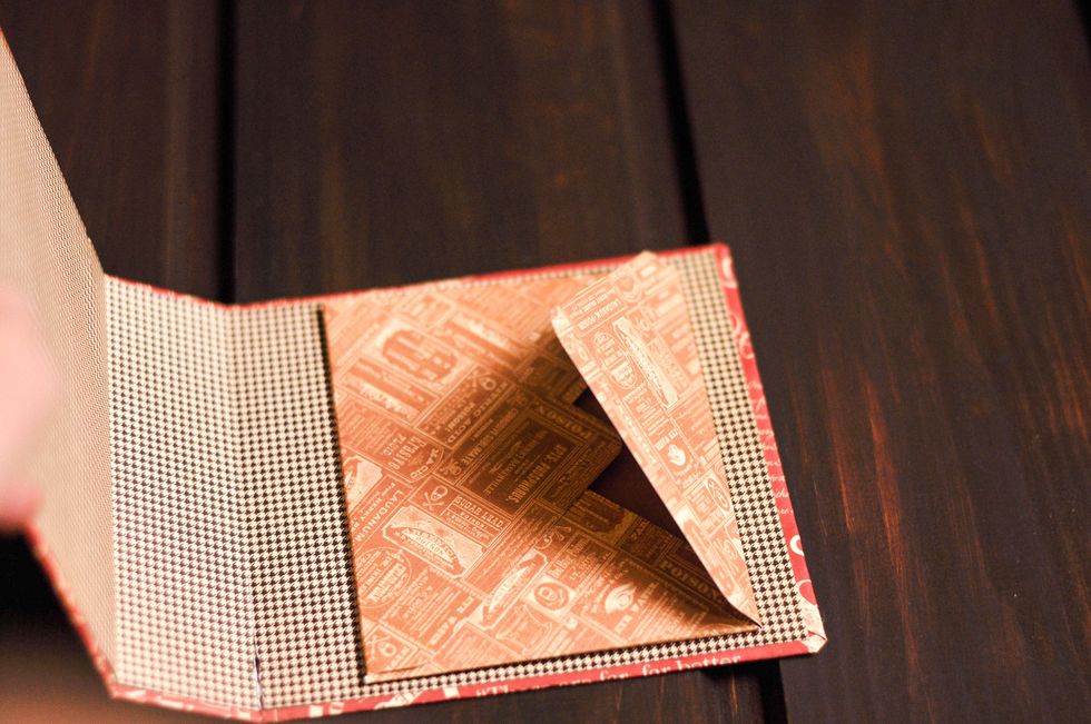 \u0441 \u043e\u0434\u043d\u043e\u0439 \u0441\u0442\u043e\u0440\u043e\u043d\u044b \u043e\u0431\u043b\u043e\u0436\u043a\u0438 \u043a\u043b\u0435\u044e \u043a\u043e\u043d\u0432\u0435\u0440\u0442