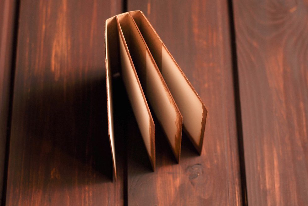 \u0441\u043e\u0435\u0434\u0438\u043d\u044f\u0435\u043c \u0441\u0442\u0440\u0430\u043d\u0438\u0446\u044b \u043b\u044e\u0431\u044b\u043c \u0443\u0434\u043e\u0431\u043d\u044b\u043c \u0441\u043f\u043e\u0441\u043e\u0431\u043e\u043c, \u0441 \u043f\u043e\u043c\u043e\u0449\u044c\u044e \u0432\u044b\u0440\u0435\u0437\u0430\u043d\u043d\u044b\u0445 \u0437\u0430\u0440\u0430\u043d\u0435\u0435 \u043f\u043e\u043b\u043e\u0441\u043e\u043a \u0438\u0437 \u043a\u0440\u0430\u0444\u0442 \u0431\u0443\u043c\u0430\u0433\u0438