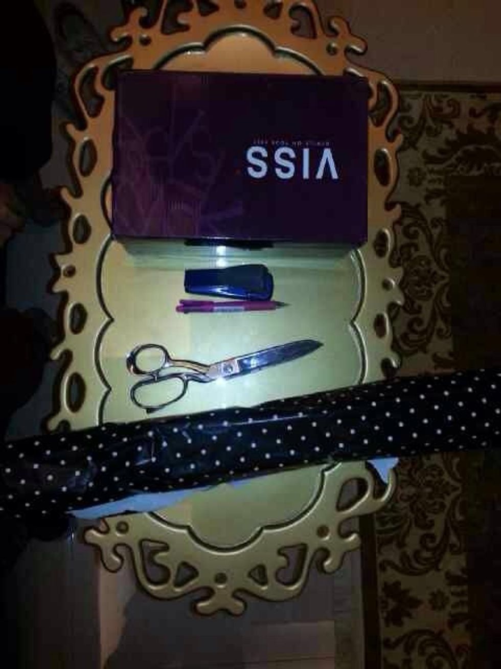 \u0641\u064a \u0627\u0644\u0628\u062f\u0627\u064a\u0647 \u0646\u062c\u0645\u0639 \u0627\u062d\u062a\u064a\u0627\u062c\u0627\u062a\u0646\u0627 \u0644\u0625\u0639\u0627\u062f\u0629 \u062a\u062f\u0648\u064a\u0631 \u0643\u0631\u062a\u0648\u0646 \u0627\u062d\u0630\u064a\u0647 \u0648\u0647\u064a\u0627\u0627 \u0661-\u0643\u0631\u062a\u0648\u0646 \u0627\u062d\u0630\u064a\u0647 \u0662-\u0645\u0642\u0635-\u0663\u0648\u0631\u0642 \u062a\u063a\u0644\u064a\u0641 \u0664-\u062f\u0628\u0627\u0633\u0647 \u0627\u0630\u0627 \u0644\u0645 \u064a\u0648\u062c\u062f \u0635\u0645\u063a \u0627\u0648 \u0644\u0632\u0627\u0642