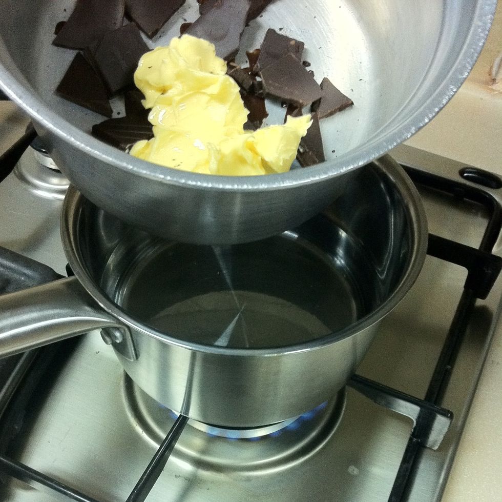 \u0646\u062d\u0637 \u0627\u0644\u0634\u0648\u0643\u0644\u0627\u062a\u0647 \u0648\u0627\u0644\u0632\u0628\u062f\u0629 \u0639\u0644\u0649 \u062d\u0645\u0627\u0645 \u0645\u0627\u0626\u064a ( \u064a\u0639\u0646\u064a \u0646\u062c\u064a\u0628 \u0642\u062f\u0631\u064a\u0646 \u0642\u062f\u0631 \u0646\u062d\u0637 \u0628\u0647 \u0645\u0648\u064a\u0629 \u0645\u0627\u0646\u0643\u062b\u0631 \u0631\u0628\u0639 \u0627\u0644\u0642\u062f\u0631 \u0628\u0633 \u060c \u0648\u0646\u062d\u0637 \u0641\u0648\u0642\u0647 \u0627\u0644\u0642\u062f\u0631 \u0627\u0644\u062b\u0627\u0646\u064a \u0648\u0646\u062d\u0631\u0635 \u0625\u0646 \u0627\u0644\u0642\u062f\u0631 \u0627\u0644\u062b\u0627\u0646\u064a \u0645\u0627\u064a\u0644\u0645\u0633 \u0627\u0644\u0645\u0648\u064a\u0629 \u0648\u0646\u062d\u0637 \u0641\u064a\u0647 \u0627\u0644\u0634\u0648\u0643\u0648\u0644\u0627\u062a\u0647 \u0648\u0627\u0644\u0632\u0628\u062f\u0629 ) .