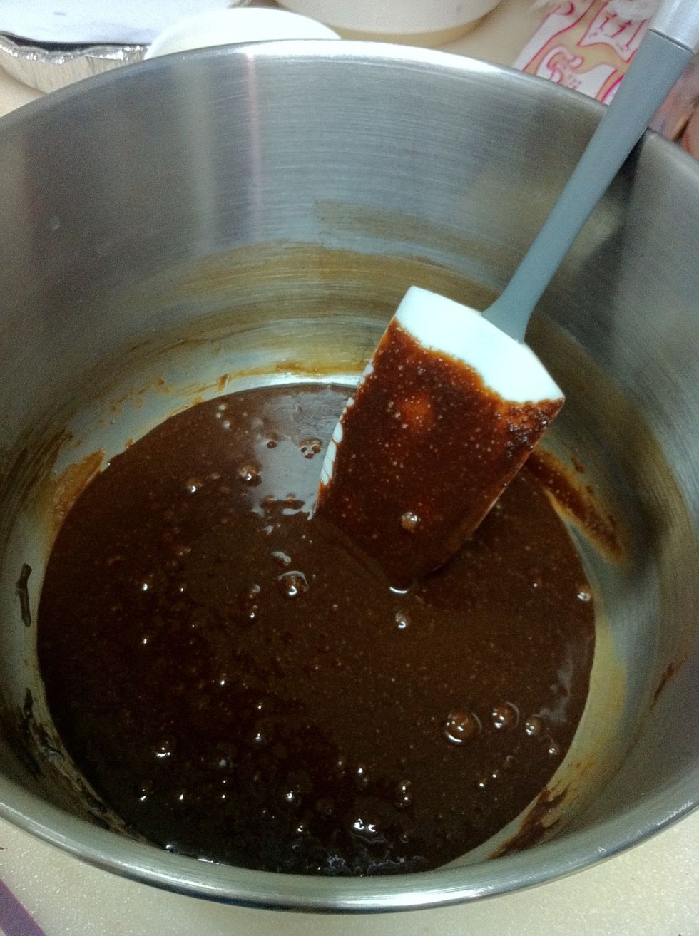 \u0646\u0636\u064a\u0641 \u0635\u0641\u0627\u0631 \u0627\u0644\u0628\u064a\u0636 \u062b\u0645 \u0646\u062e\u0644\u0637 \u0644\u064a\u0646 \u062a\u062e\u062a\u0641\u064a \u062f\u0627\u062e\u0644 \u0627\u0644\u062e\u0644\u064a\u0637 \u060c \u062b\u0645 \u0646\u0636\u064a\u0641 \u0627\u0644\u0628\u064a\u0636\u0629 \u0627\u0644\u0643\u0627\u0645\u0644\u0629 \u0648\u0646\u062e\u0644\u0637 \u060c \u0648\u0628\u0627\u0644\u0627\u062e\u064a\u0631 \u0646\u0636\u064a\u0641 \u0627\u0644\u0637\u062d\u064a\u0646 \u0648\u0646\u062e\u0644\u0637