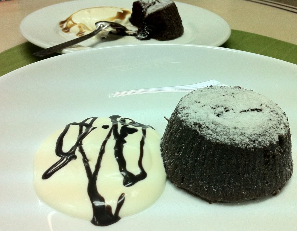 \u0646\u0637\u0644\u0639\u0647\u0627 \u0645\u0646 \u0627\u0644\u0641\u0631\u0646 \u0648\u0646\u0631\u0634 \u0639\u0644\u064a\u0647\u0627 \u0633\u0643\u0631 \u0628\u0648\u062f\u0631\u0629 \u060c \u0648\u0646\u0642\u062f\u0645\u0647\u0627 \u0645\u0639 \u0622\u064a\u0633 \u0643\u0631\u064a\u0645 \u0623\u0648 \u0642\u0634\u0637\u0629 \u062e\u0641\u0642 \u0648\u0646\u0632\u064a\u0646\u0647\u0627 \u0628\u0623\u064a \u0635\u0648\u0635 \u0646\u062d\u0628 \u0623\u0648 \u0641\u0648\u0627\u0643\u0647 ..