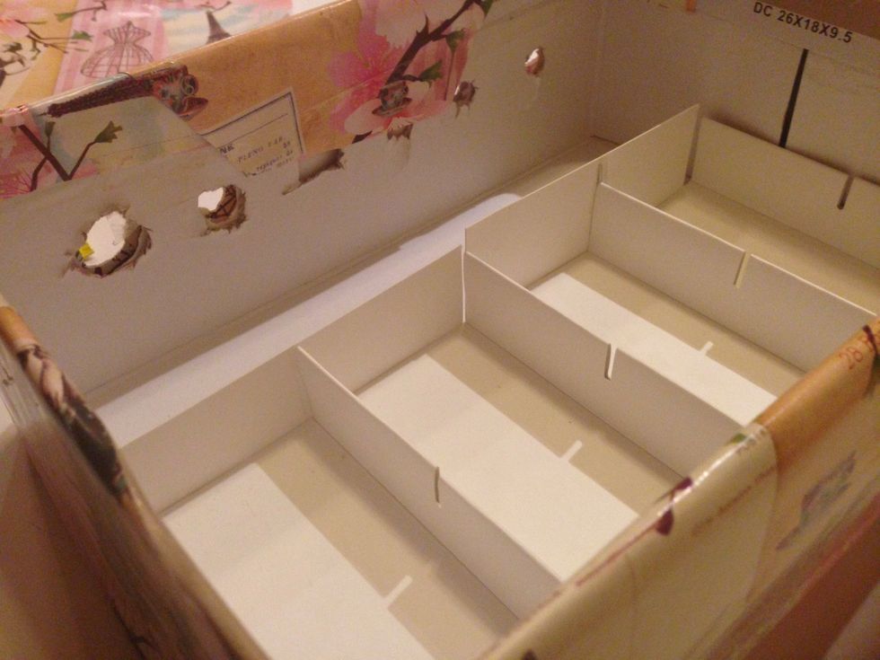 \u0646\u0642\u0648\u0645 \u0628\u062a\u0642\u0633\u064a\u0645 \u0627\u0644\u0639\u0644\u0628\u0647 \u0645\u0646 \u0627\u0644\u062f\u0627\u062e\u0644 .