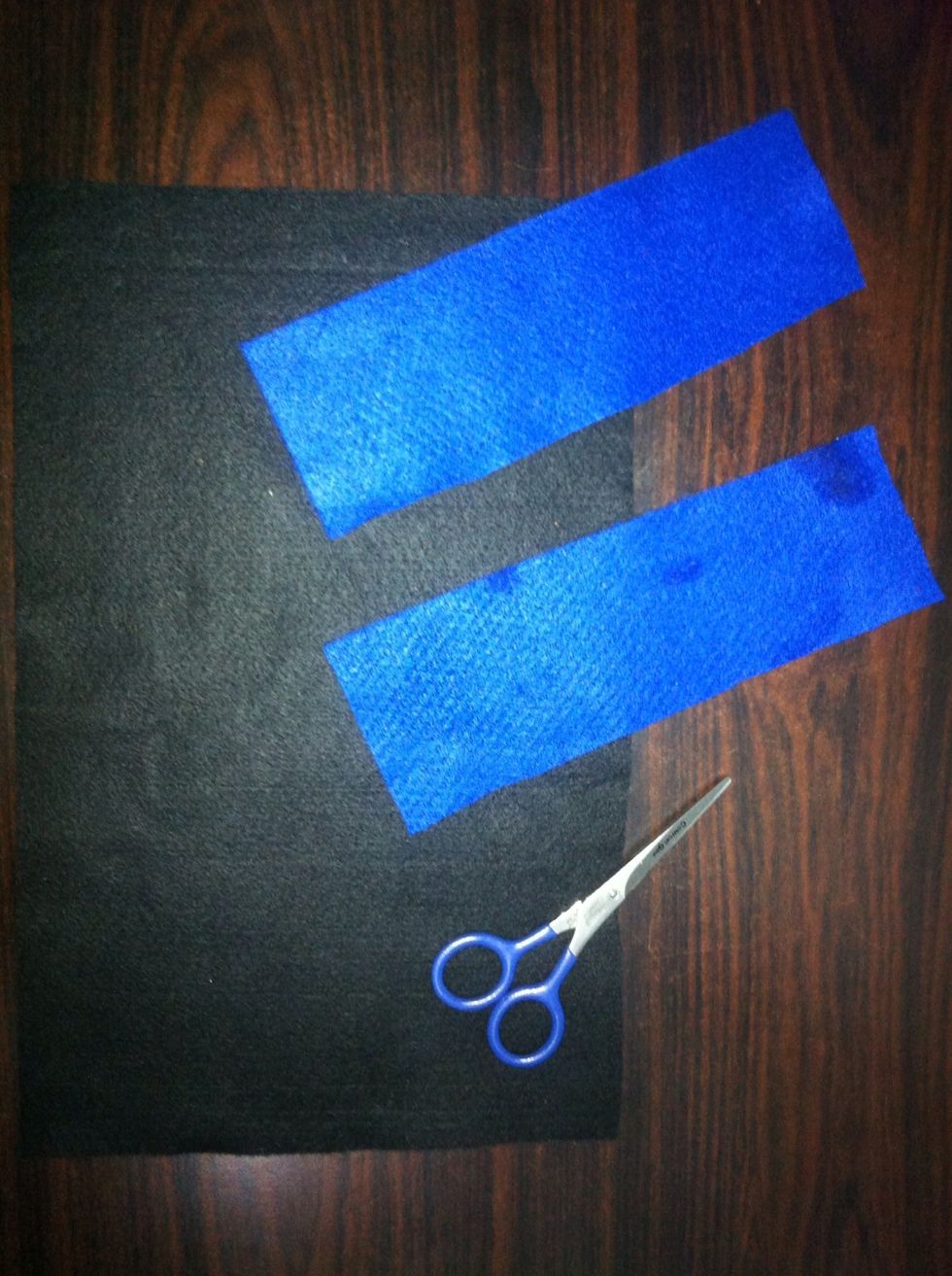 \u0646\u0642\u0648\u0645 \u0628\u0642\u0635 \u0642\u0637\u0639 \u0645\u062e\u062a\u0644\u0641\u0629 \u0627\u0644\u0627\u062d\u062c\u0627\u0645 : - \u0642\u0637\u0639\u0629 \u0643\u0628\u064a\u0631\u0629 \u0639\u0644\u0649 \u0645\u0642\u0627\u0633 \u0627\u0644\u0645\u0635\u062d\u0641 . - \u0642\u0637\u0639\u062a\u0627\u0646 \u0635\u063a\u064a\u0631\u062a\u0627\u0646 .