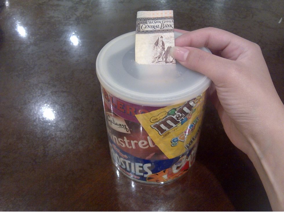 \u0648\u0636\u0639 \u0627\u0644\u0646\u0642\u0648\u062f \u062f\u0627\u062e\u0644 \u0627\u0644\u062d\u0635\u0627\u0644\u0647