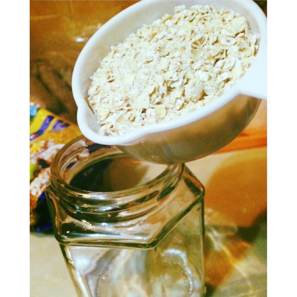 \u2022Pour 1/3 cup of uncooked old fashion rolled oats in your mason jar *You can also add 1-1/2 spoons of Chia Seeds (optional)