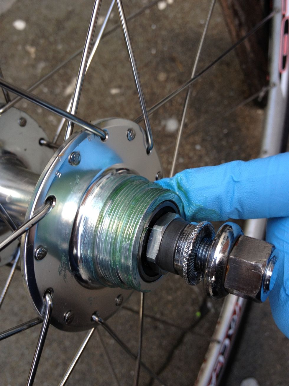 How to add a fixed gear cog to a track bike - B+C Guides