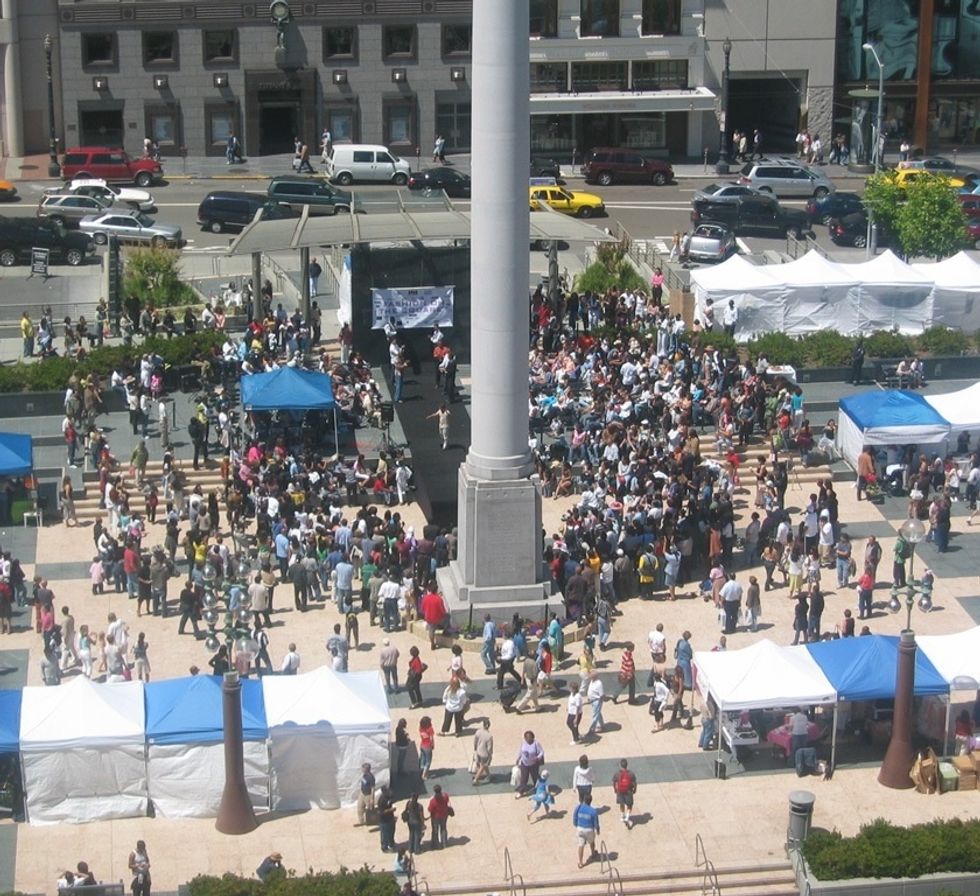 \u2600UNION SQUARE PARK Bordered by Geary, Powell, Post & Stockton Streets San Francisco www.visitunionsquaresf.com/events/