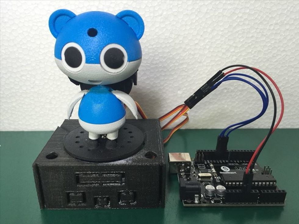 \u3053\u308c\u3067\u30d9\u30bc\u30ea\u30fc\u3068\uff35\uff2e\uff2f\u304c\u3064\u306a\u304c\u308a\u307e\u3057\u305f\u3002\uff35\uff2e\uff2f\u306b\u306f\u3059\u3067\u306b\u30b5\u30f3\u30d7\u30eb\u30d7\u30ed\u30b0\u30e9\u30e0\u304c\u5165\u3063\u3066\u3044\u308b\u306e\u3067\u3001\u96fb\u6e90\u30b1\u30fc\u30d6\u30eb\u3092\u523a\u3059\u3068\u3001\u52d5\u304d\u51fa\u3059\u306f\u305a\u3067\u3059\u3002