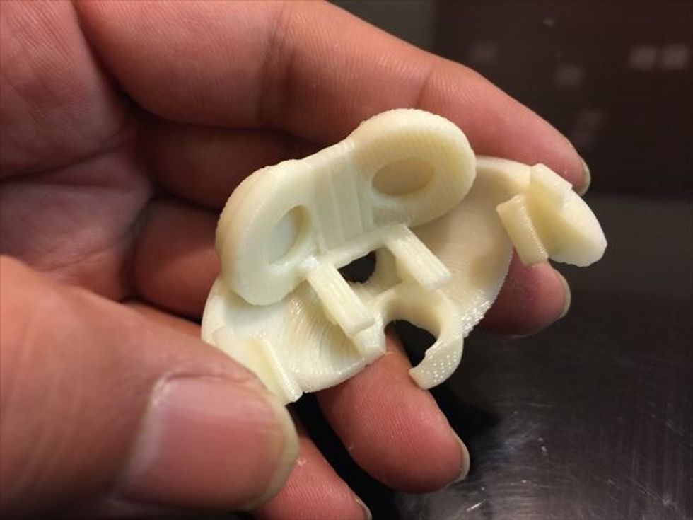 \u30a2\u30b4\u30d1\u30fc\u30c4\u306b\u30e1\u30ac\u30cd\u30d1\u30fc\u30c4\u3092\u4e57\u305b\u307e\u3059\u3002