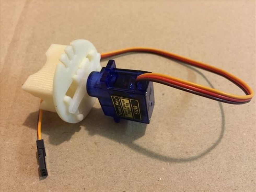 \u30b5\u30fc\u30dc\u30db\u30fc\u30f3\u3092\u30b3\u30cd\u30af\u30bf\u30d1\u30fc\u30c4\u306e\u88cf\u306b\u30cf\u30e1\u307e\u3059\u3002\u5411\u304d\u304c\u3042\u308a\u3001\u9006\u5411\u304d\u306b\u306f\u30cf\u30de\u308a\u307e\u305b\u3093\u3002