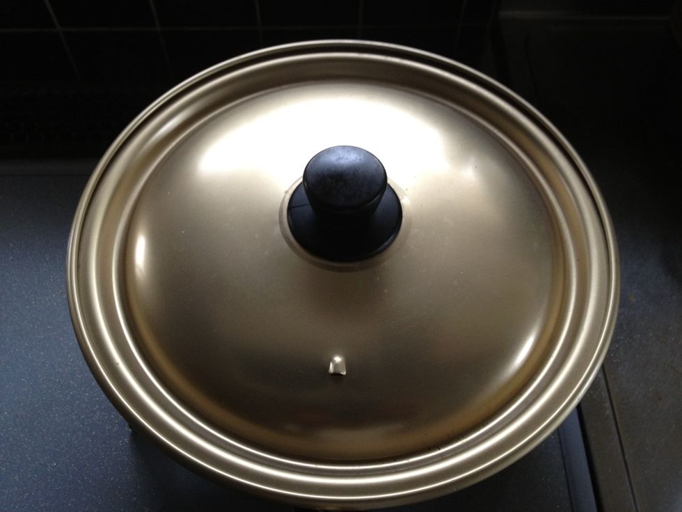 \u30d5\u30e9\u30a4\u30d1\u30f3\u306b\u84cb\u3092\u3057\u3066\u3044\u3063\u305f\u3093\u84b8\u3059\u3002\u6570\u5206\u3067\u3088\u3044\u3067\u3059\u3002\u5f31\u706b\u3067\uff01