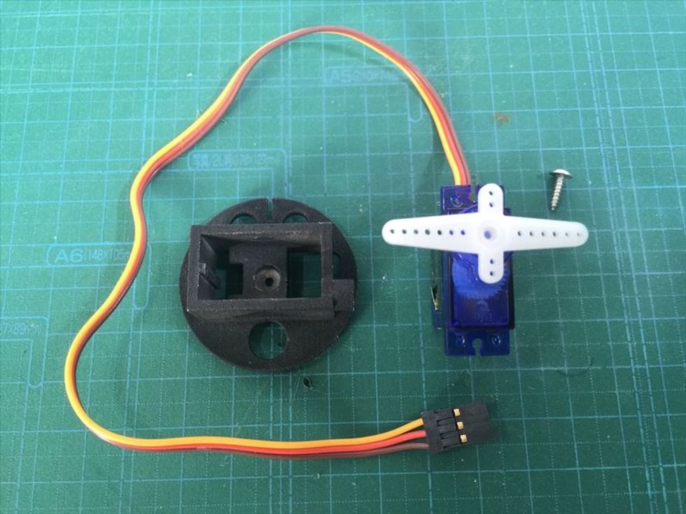 \u4e0a\u306e\u5199\u771f\u306e\u901a\u308a\u306b\u30b5\u30fc\u30dc\u30db\u30fc\u30f3\u3092\u30cf\u30e1\u3066\u304f\u3060\u3055\u3044\u3002\u30b5\u30fc\u30dc\u30db\u30fc\u30f3\u306e\u3044\u3061\u3070\u3093\u9577\u3044\u8155\u3092\u5de6\u5074\u306b\u5411\u3051\u307e\u3059\u3002\u305d\u3057\u3066\u9ed2\u3044\u5186\u5f62\u306e\u30b8\u30e7\u30a4\u30f3\u30c8\u30d1\u30fc\u30c4\u3092\u7528\u610f\u3057\u3066\u304f\u3060\u3055\u3044\u3002