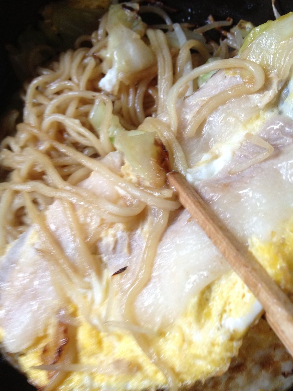 \u5375\u3092\u3081\u304f\u308a\u3064\u3064\u3001\u8c5a\u8089\u306b\u706b\u304c\u901a\u3063\u305f\u304b\u78ba\u8a8d\u3059\u308b\u3002\u8c5a\u8089\u306f\u3057\u3063\u304b\u308a\u713c\u304d\u307e\u3057\u3087\u3046\uff01