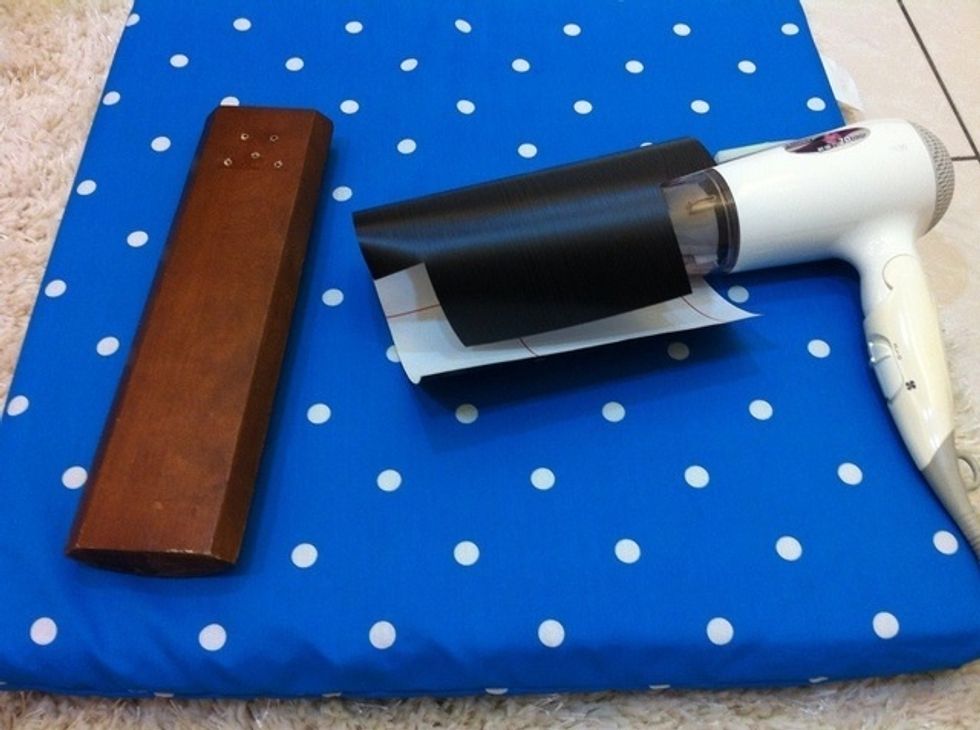 \u53d6\u51fa\u5439\u98a8\u6a5f\uff0c\u5c07\u8edf\u7247\u5439\u71b1\uff0c\u4e00\u4f86\u81a0\u6703\u8f03\u9ecf\uff0c\u4e8c\u4f86\u53ef\u4ee5\u4f7f\u8edf\u7247\u6709\u8f03\u4f73\u7684\u5ef6\u5c55\u6027\u3002