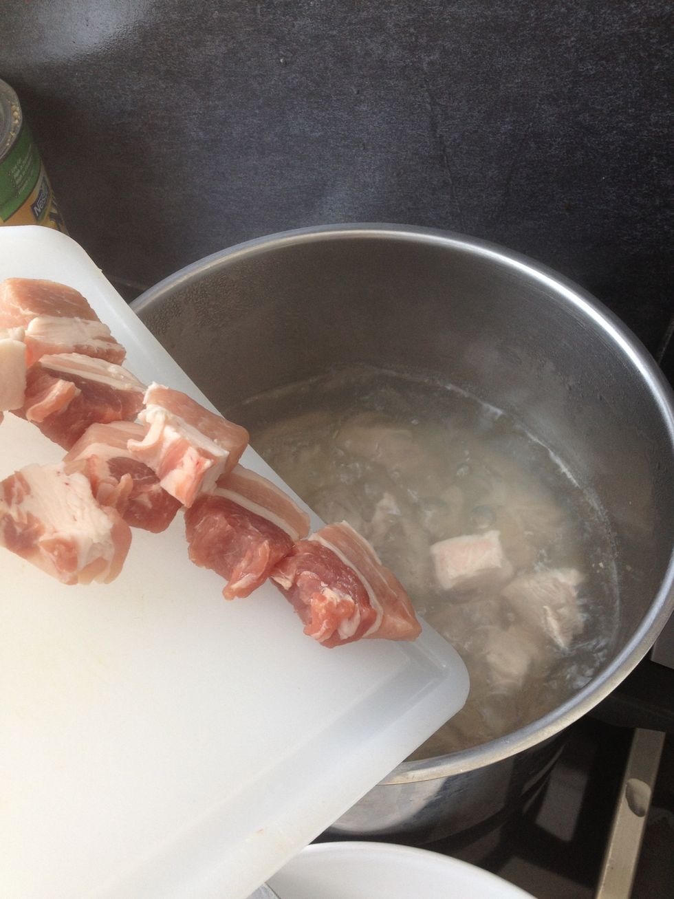 \u63a5\u4e0b\u4f86\u628a\u5207\u6210\u5c0f\u584a\u7684\u8c6c\u8089\u4e5f\u653e\u5165\u934b\u4e2d\uff01\u7136\u5f8c\u5c31\u53bb\u807d\u4e00\u9996\u6b4c\u5427\uff01\u4f11\u606f\u4e00\u4e0b\u3002\u3002\u3002