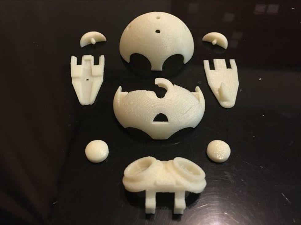 \u6b21\u306b\u982d\u90e8\u30d1\u30fc\u30c4\u3092\u7d44\u307f\u7acb\u3066\u307e\u3059\u3002