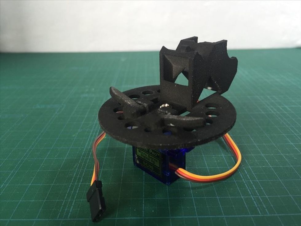 \u8db3\u9996\u30d1\u30fc\u30c4\u304c\u3068\u308a\u3064\u3051\u3089\u308c\u307e\u3057\u305f\u3002