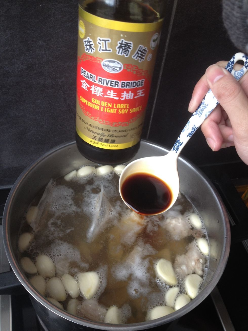 \u9019\u500b\u5c31\u662f\u653e\u4e86\u4e00\u7897\u849c\u982d\uff0c\u4e00\u516c\u65a4\u5ddd\u71d9\u904e\u7684\u8c6c\u8089\uff0c\u5169\u5305\u65b0\u52a0\u5761\u98a8\u5473\u6e6f\u6599\u5305\u7684\u6a23\u5b50\u3002\u73fe\u5728\u5728\u653e\u7684\u5c31\u662f\u751f\u62bd\uff01\u56e0\u70ba\u6211\u662f\u7528\u4e863\u516c\u5347\u7684\u6c34\uff0c\u6240\u4ee5\u5c31\u653e\u4e86\u5169\u5927\u6753\u7684\u751f\u62bd\uff0c\u5176\u5be6\u8981\u52a0\u591a\u5c11\uff0c\u90fd\u662f\u4f9d\u7167\u500b\u4eba\u53e3\u5473\u3002