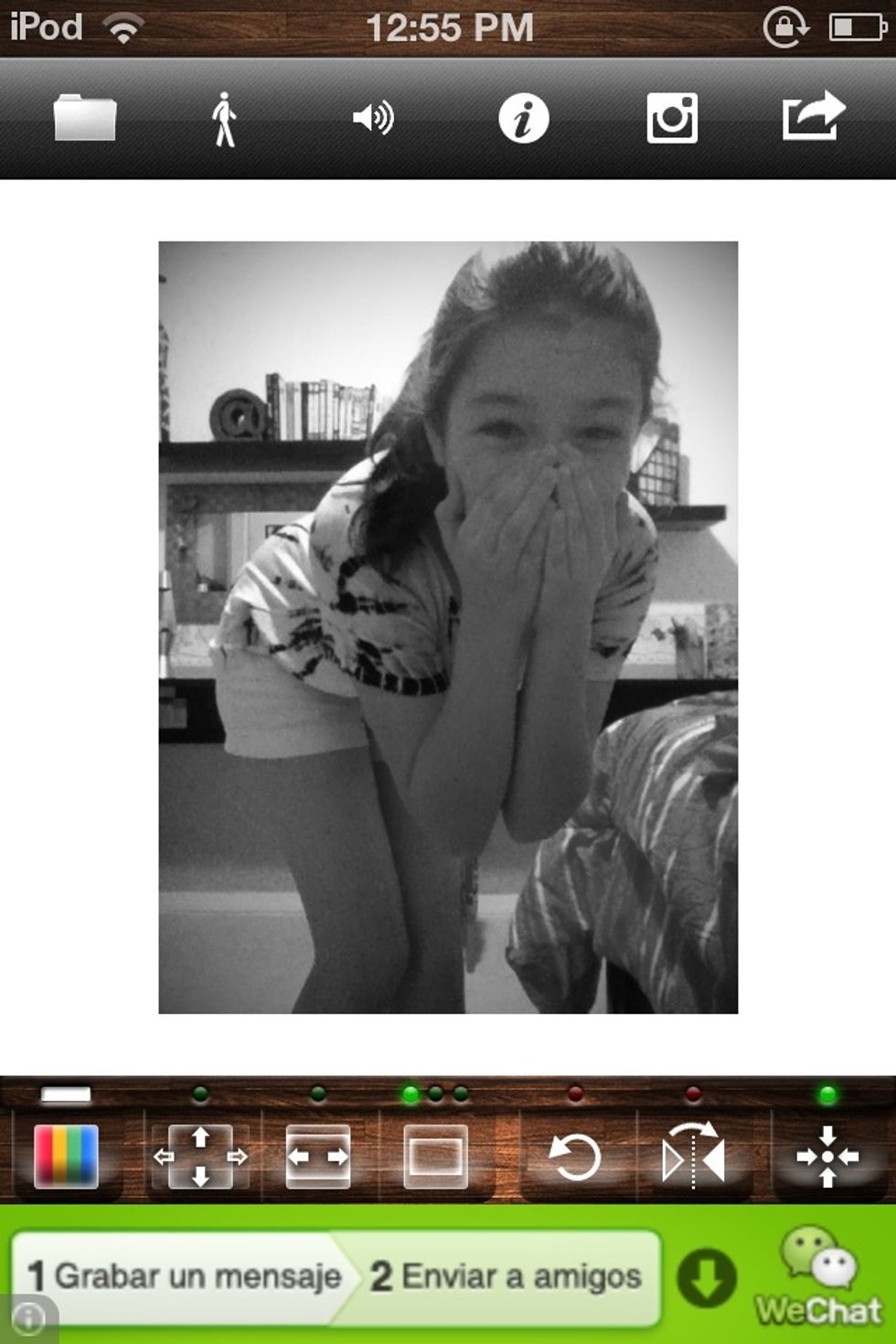 \ud83d\udc46\ud83d\udc46\ud83d\udc46\ud83d\udc46 Select any effect you want, either the whole picture to have white borders, or just on the sides.