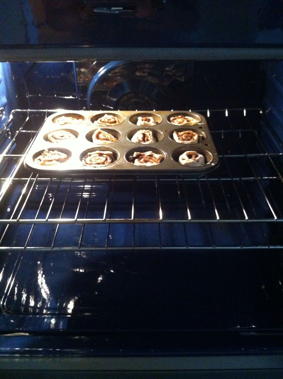 \ud83d\udd25 Place into oven and bake for 20-25 mins! (I only baked mine for 18 because my oven is really strong! \ud83d\udcaa Make sure to watch yours, you don't want to burn these!) \ud83d\udd53