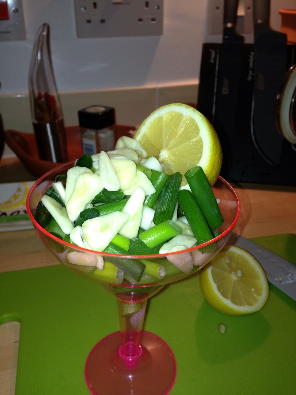 \ud83d\ude0d Got some cheap plastic martini glasses to mess about with!