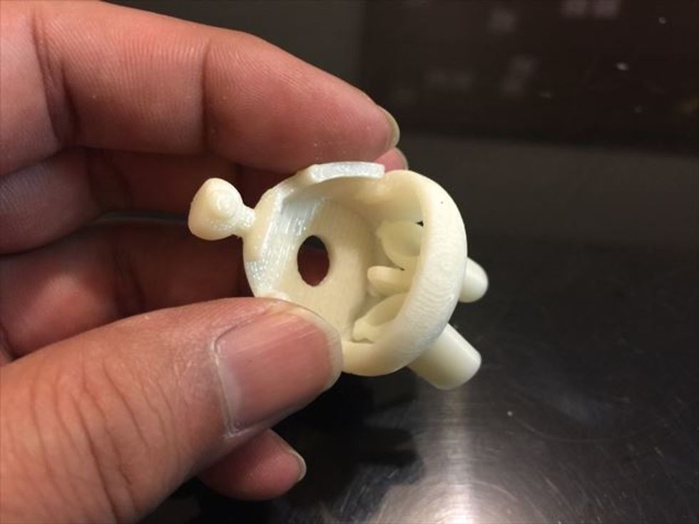 \uff12\u3064\u306e\u8db3\u30d1\u30fc\u30c4\u3092\u7a74\u306b\u901a\u3057\u307e\u3059\u3002\u8db3\u30d1\u30fc\u30c4\u306f\u524d\u5f8c\u304c\u3042\u308a\u307e\u3059\u3002\u50be\u659c\u3057\u3066\u3044\u308b\u307b\u3046\u3092\u524d\u306b\u3057\u307e\u3059\u3002