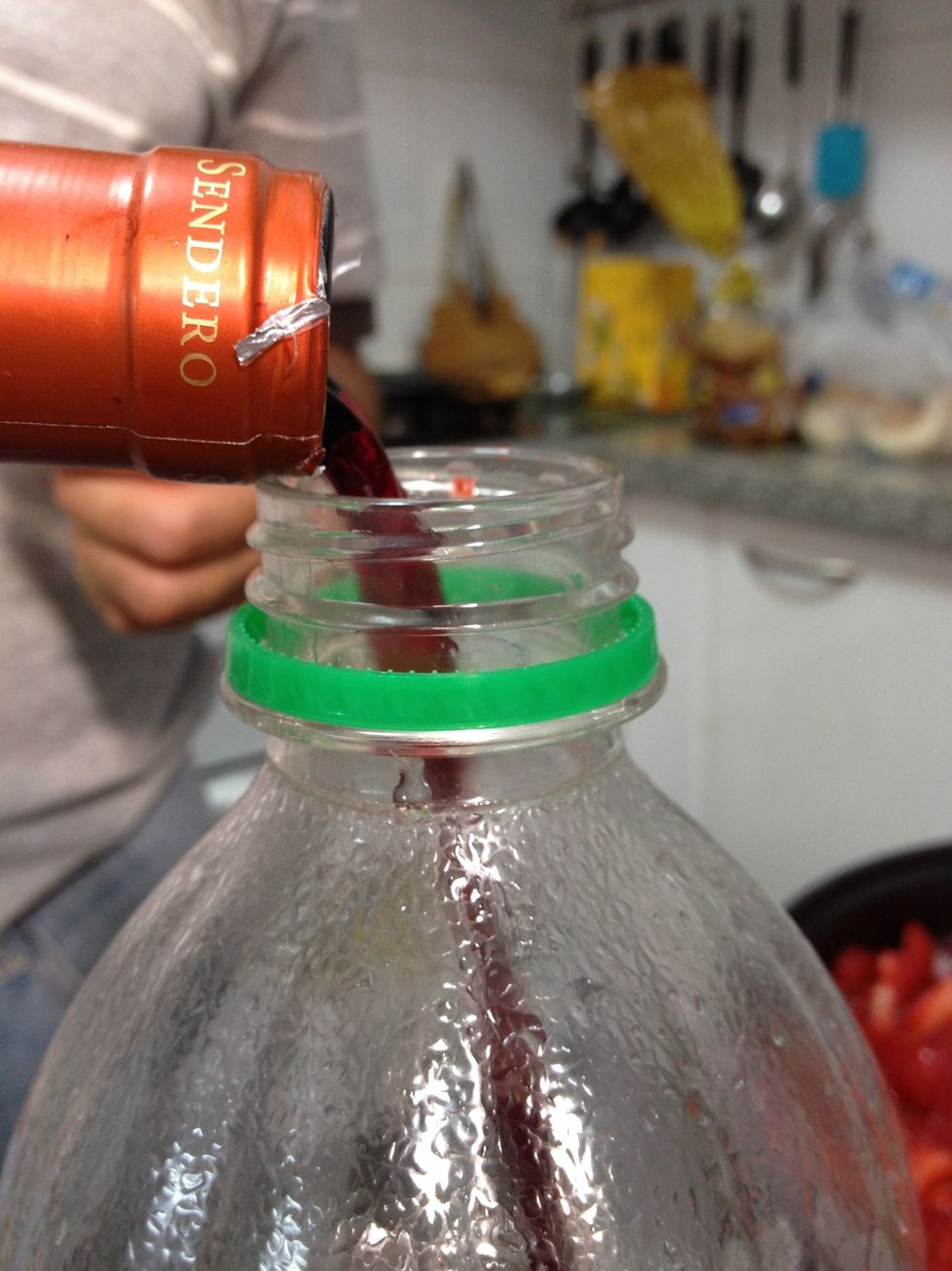 Un poco de vino en la botella