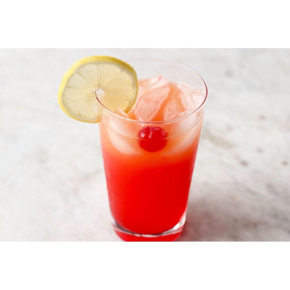 Una bebida es el shirley temple. Es muy refrescante.