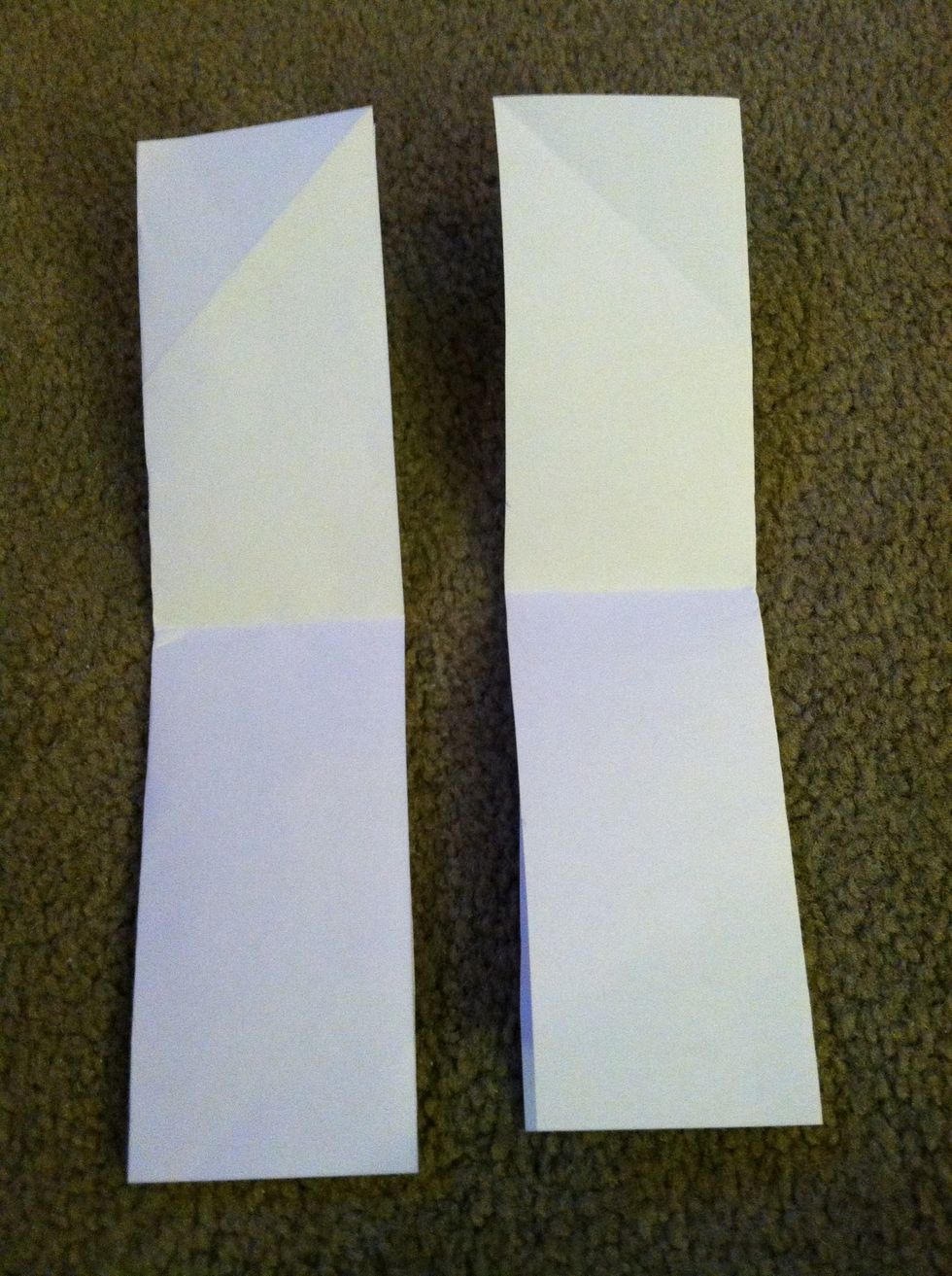 Unfold and you will have the center lines marked.