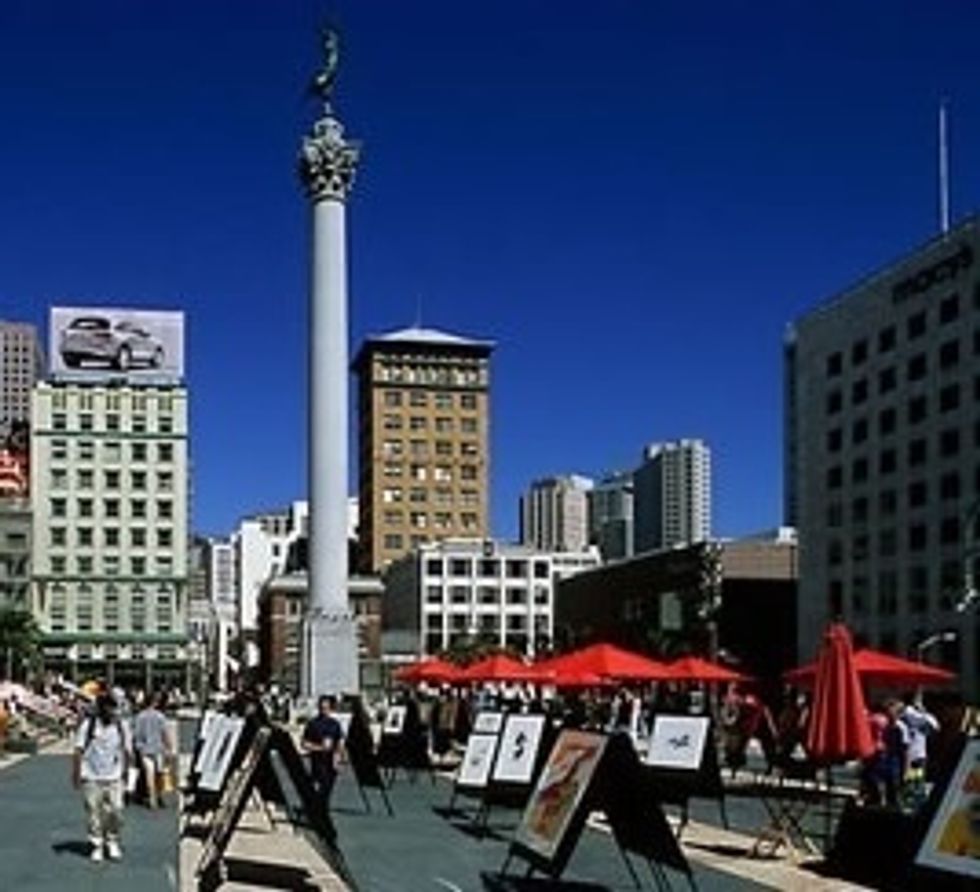 Union Square is in the heart of the city's famous shopping, hotel & theater district. Year round It hosts free cultural events & festivals featuring art, dance, music, food & wine, theater & more!