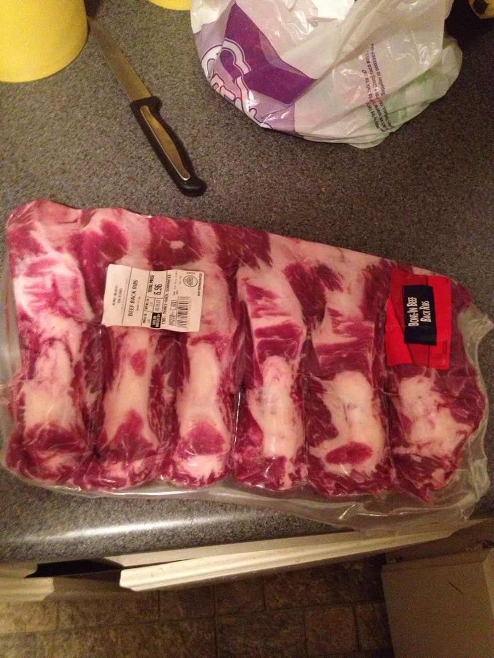 Unpackaged beef ribs and preheat oven to 250