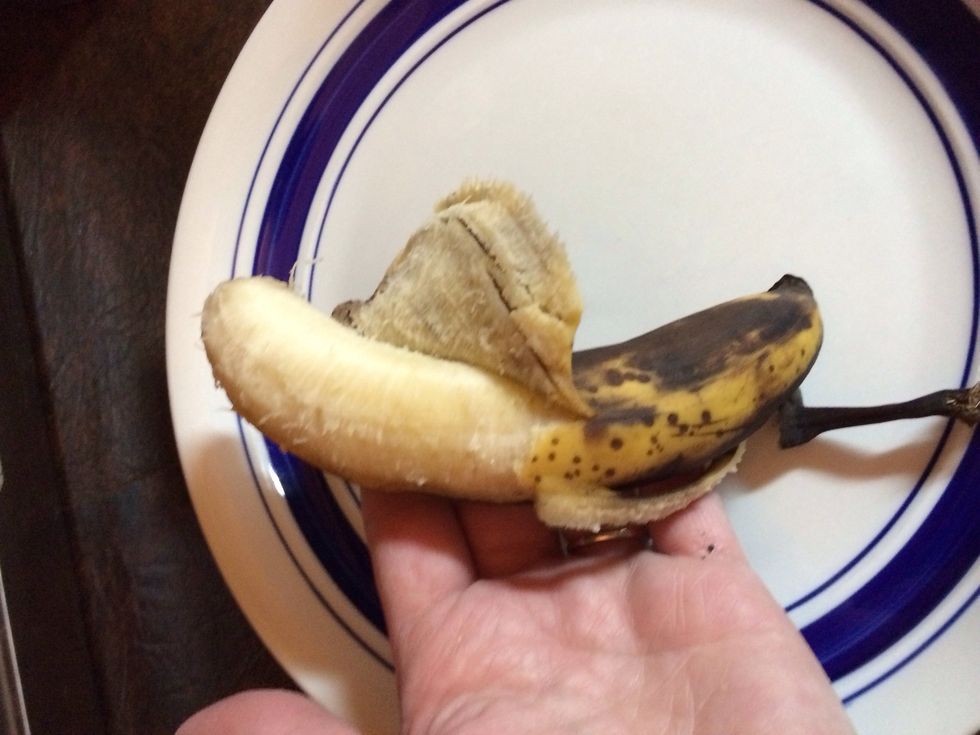 Unpeeled it looks perty good. But nobody will even try with that dark peel.