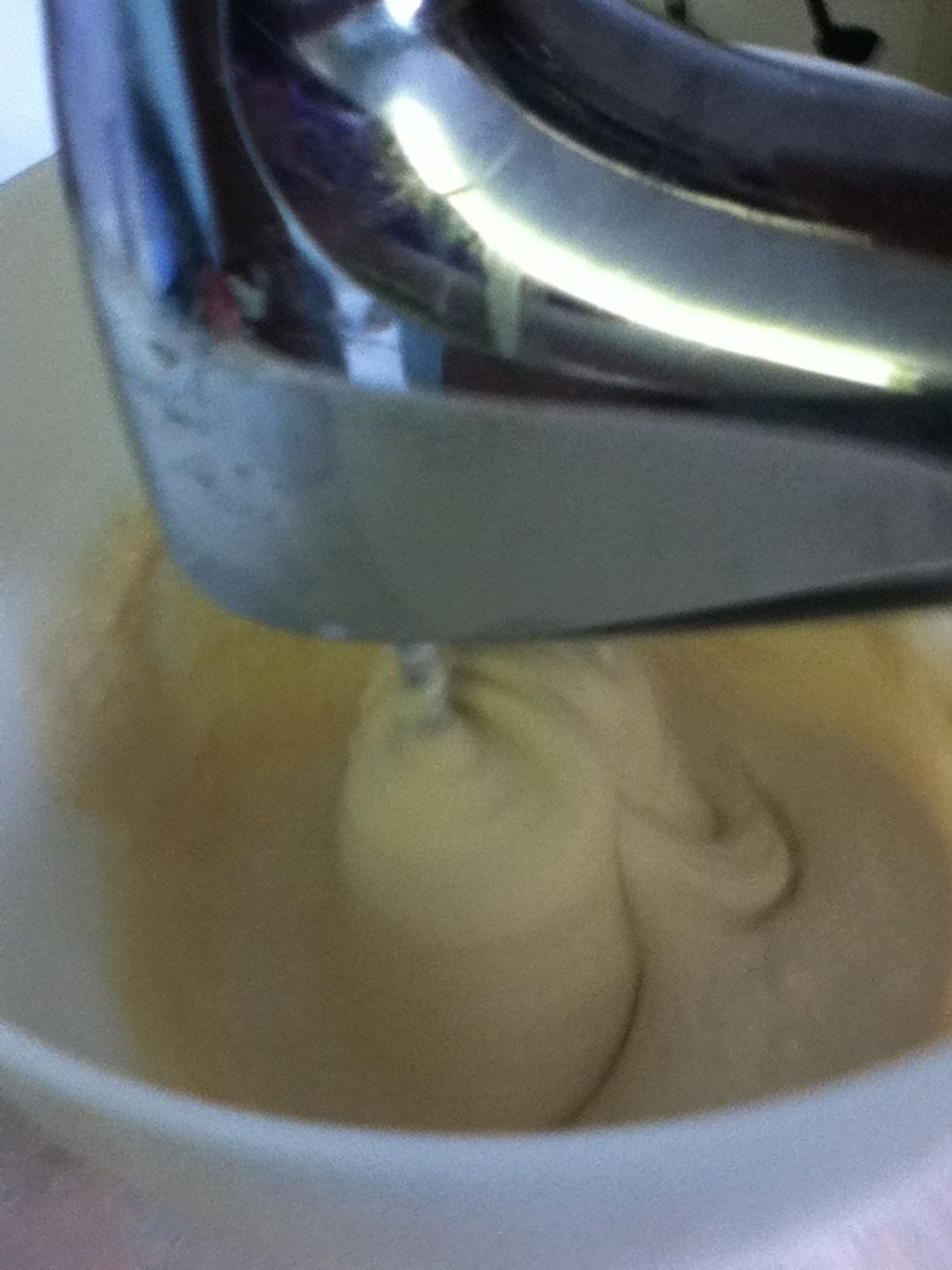 Until a smooth lipless mixture